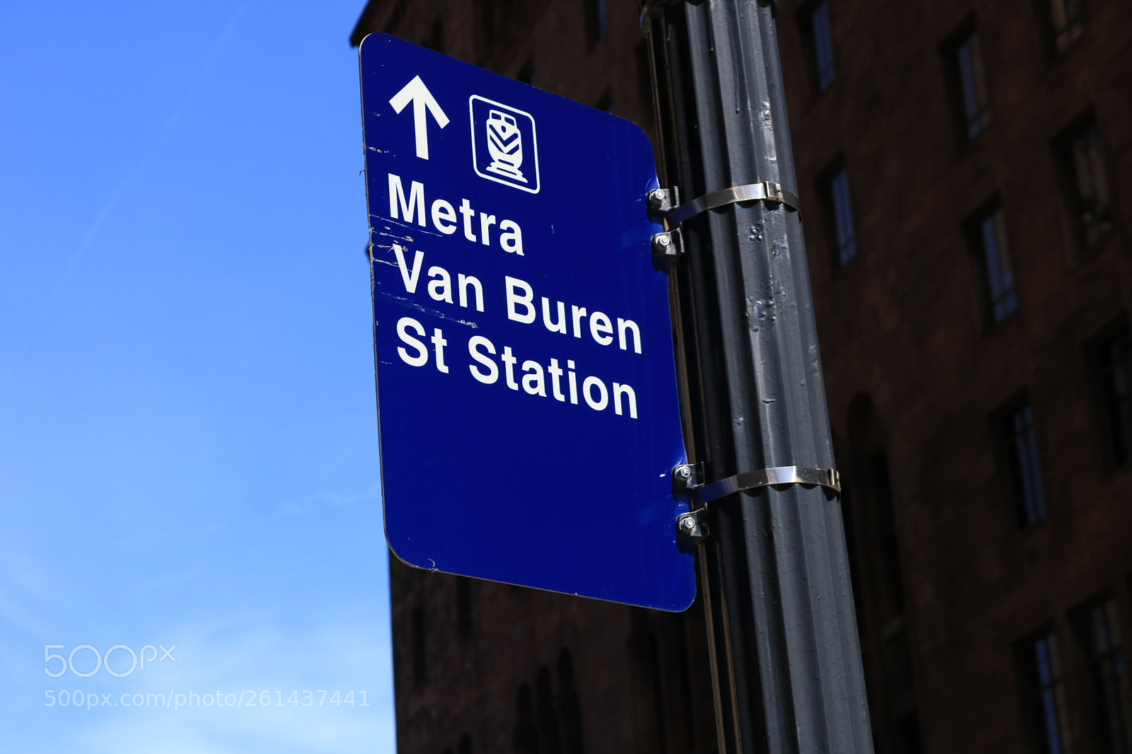 Canon EOS 750D (EOS Rebel T6i / EOS Kiss X8i) sample photo. Metra sign in downtown photography