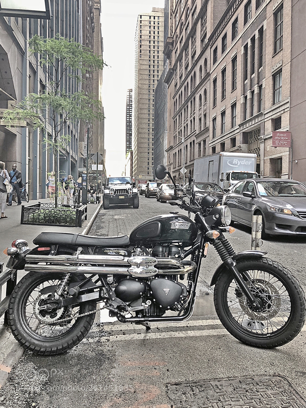 Apple iPhone X sample photo. Street scene photography