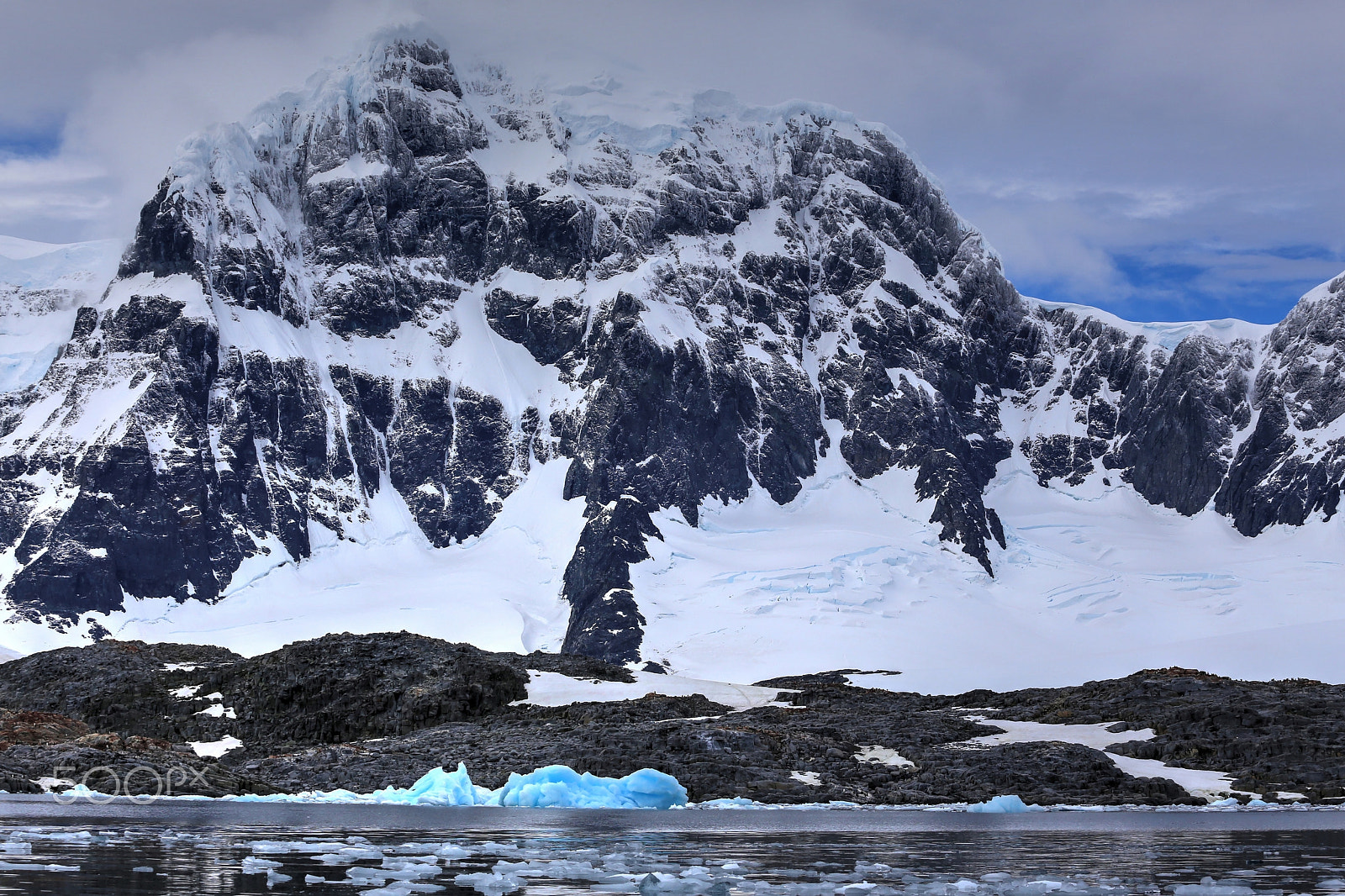 Canon EOS 6D + Canon EF 70-200mm F4L USM sample photo. Majestic antarctic photography