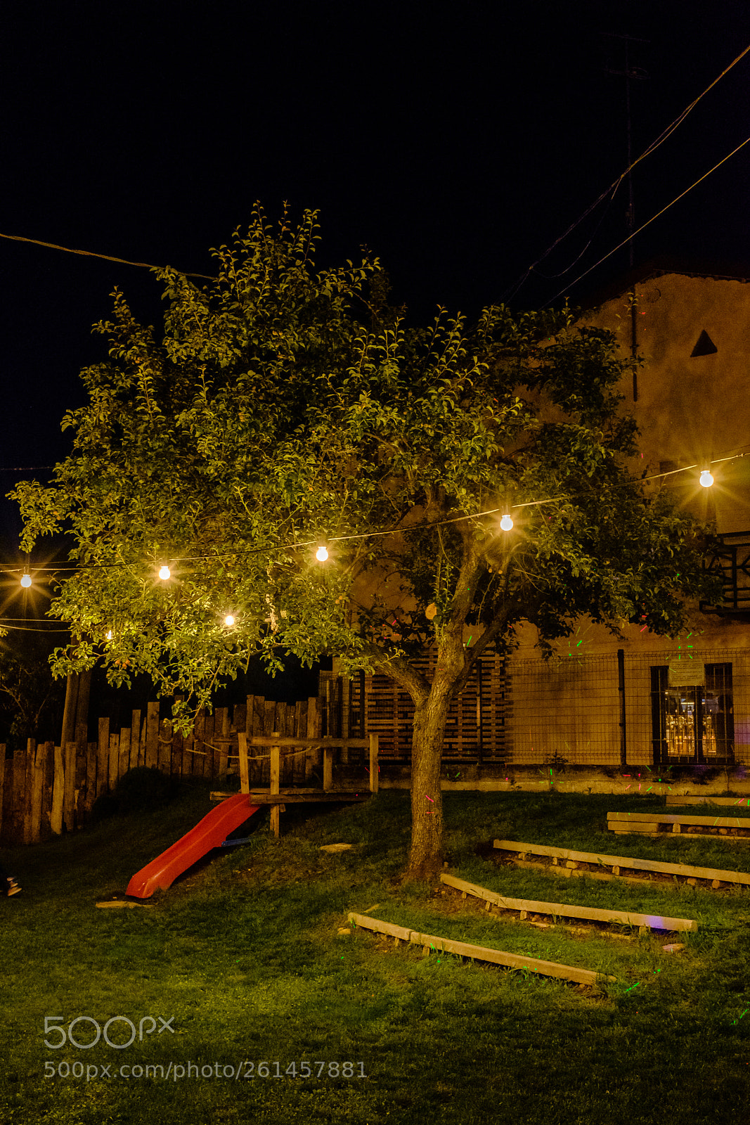 Fujifilm X100F sample photo. Bier garten photography