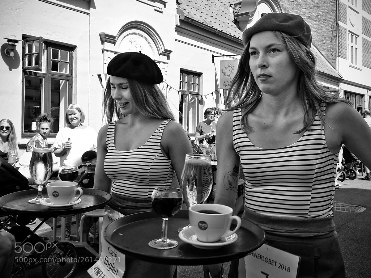 Fujifilm X-Pro2 sample photo. Waiter´s race photography