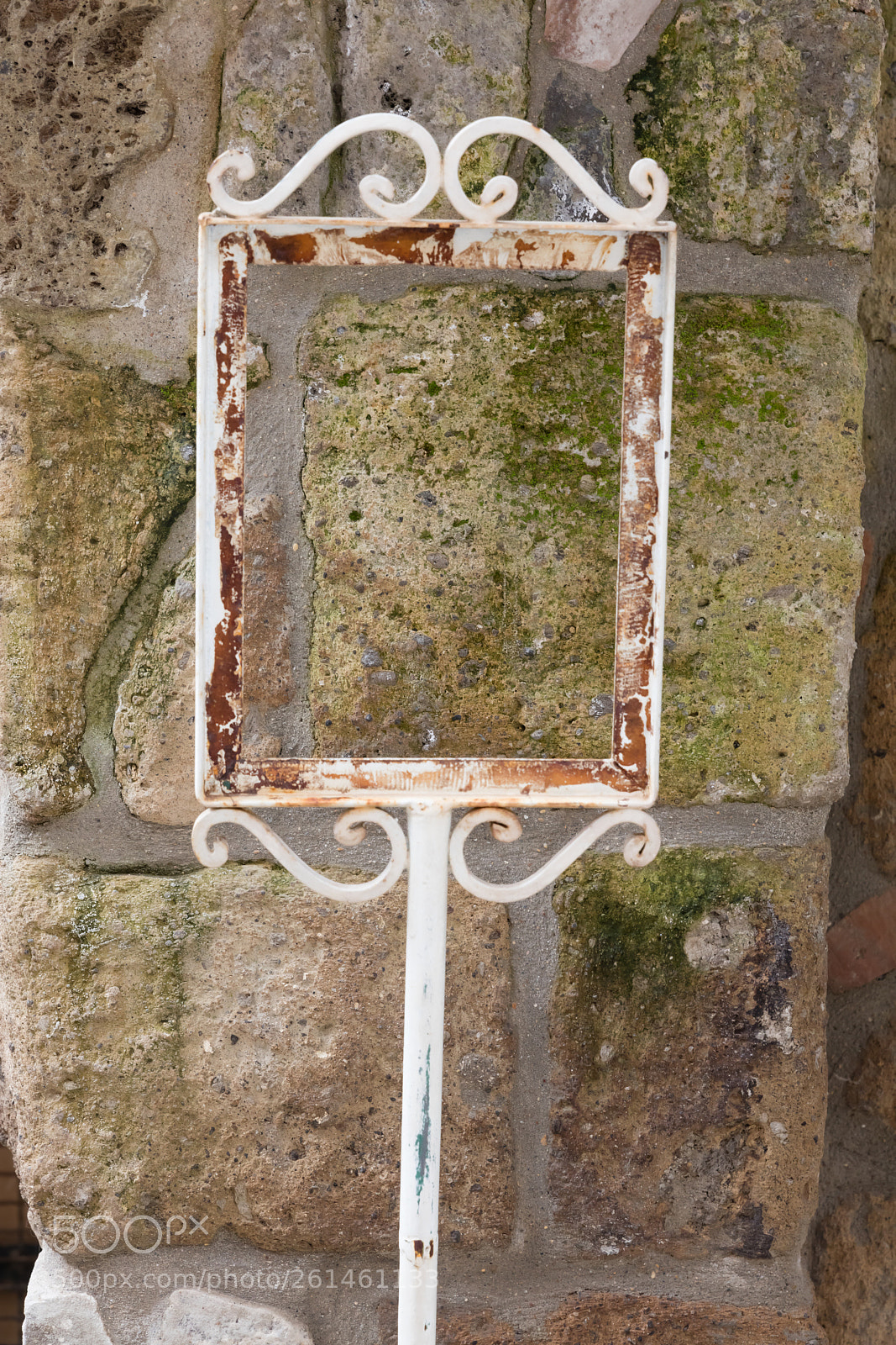 Canon EOS 5DS R sample photo. Metallic frame. texture or photography