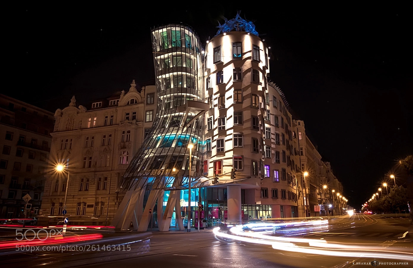 Canon EOS 7D Mark II sample photo. The dance house prague photography