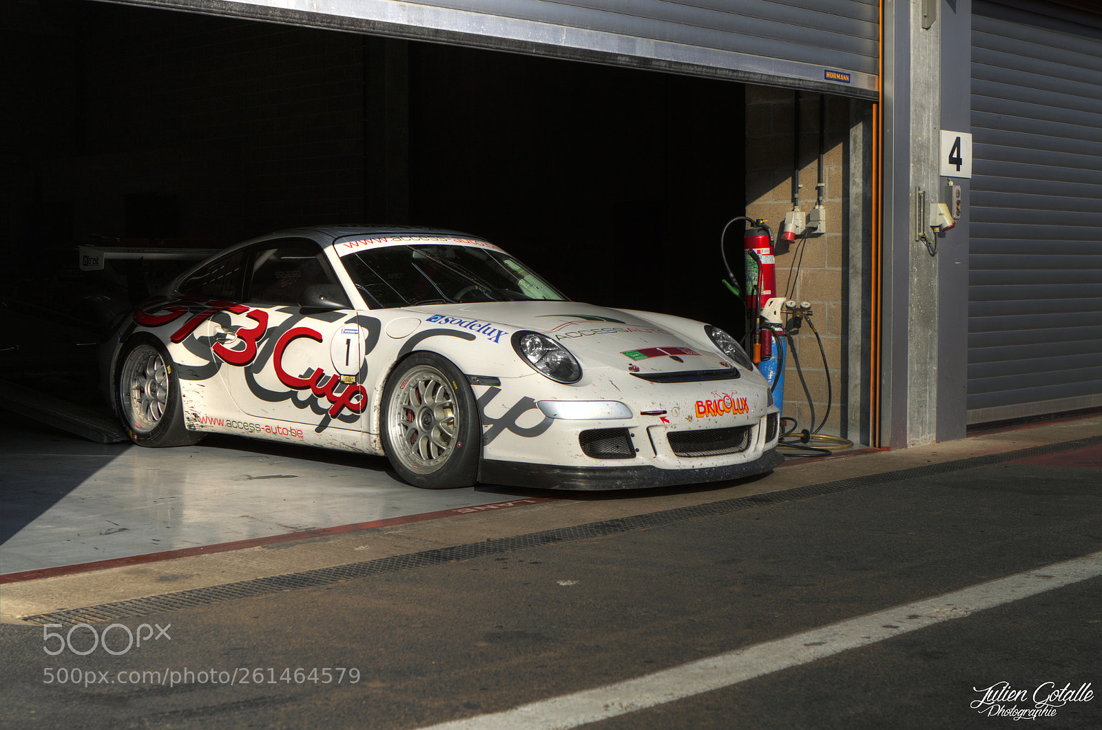Canon EOS 7D sample photo. Porsche stand photography