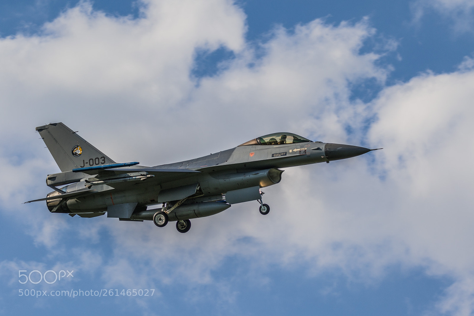 Canon EOS 7D Mark II sample photo. J-003 landing photography