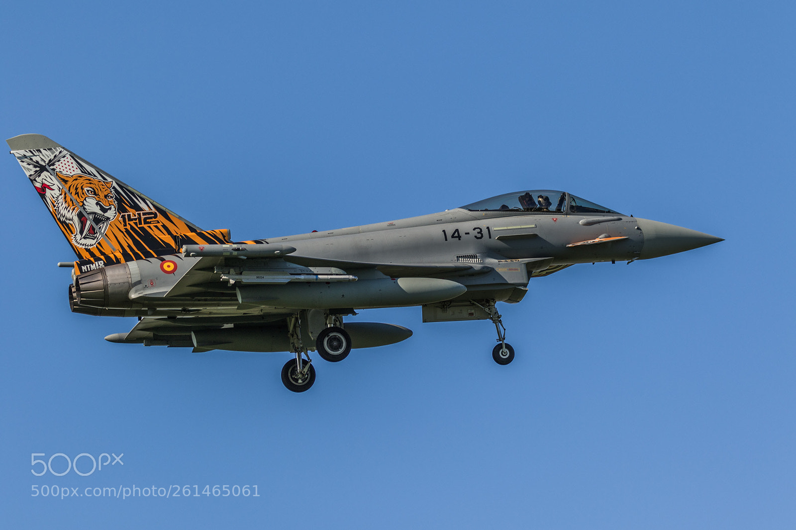 Canon EOS 7D Mark II sample photo. Spanish typhoon landing photography