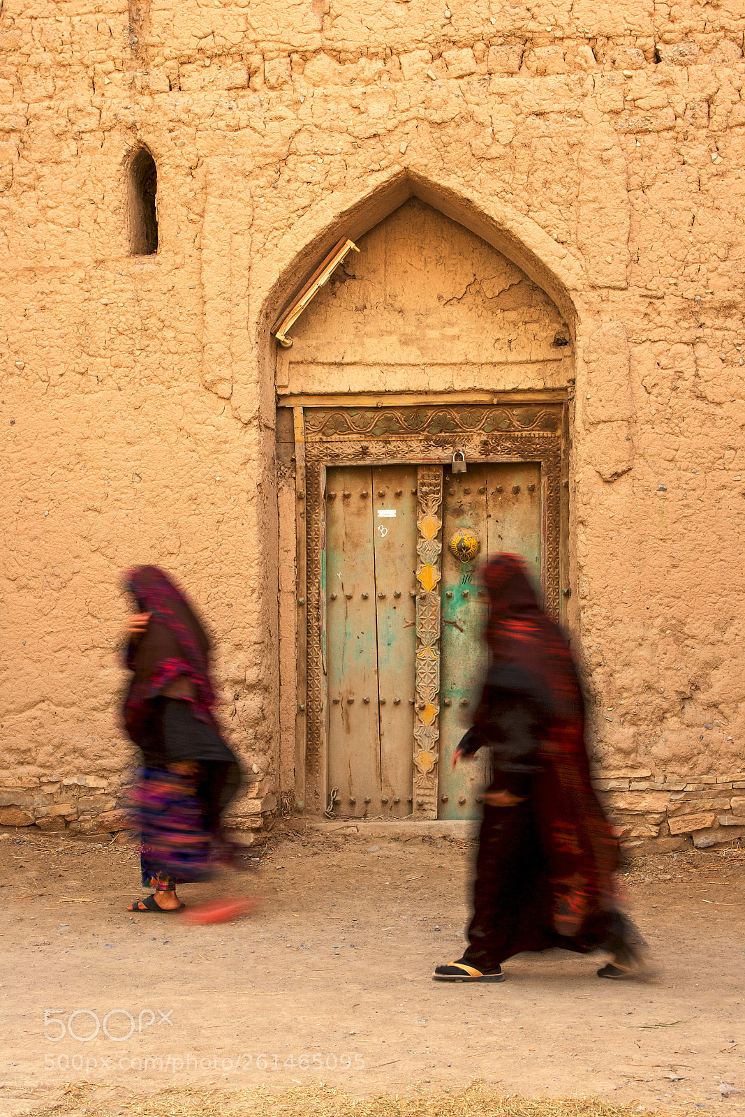 Canon EOS-1Ds Mark II sample photo. Omani women photography
