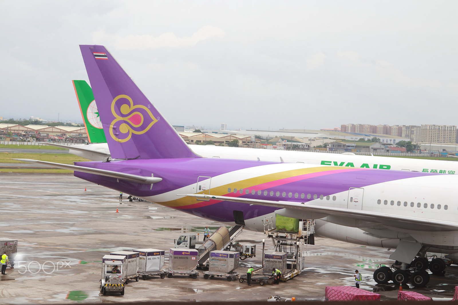 Canon EOS 80D + Canon EF 24-105mm F4L IS USM sample photo. Airplanes in naia philippines photography