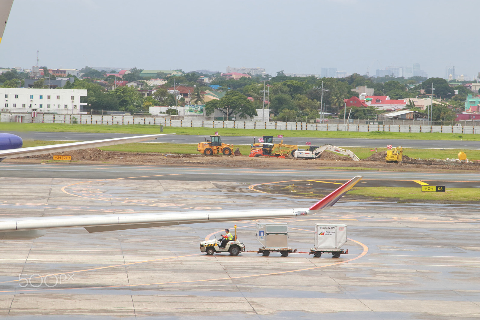 Canon EOS 80D + Canon EF 24-105mm F4L IS USM sample photo. Airplanes in naia philippines photography