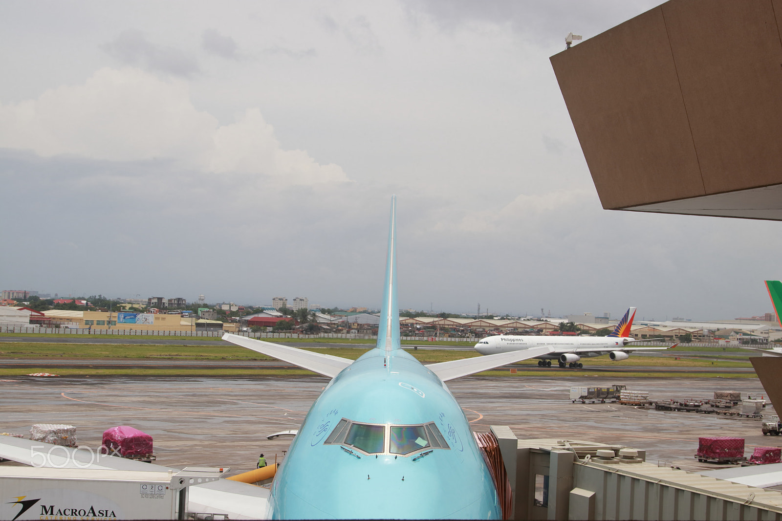 Canon EOS 80D + Canon EF 24-105mm F4L IS USM sample photo. Airplanes in naia philippines photography