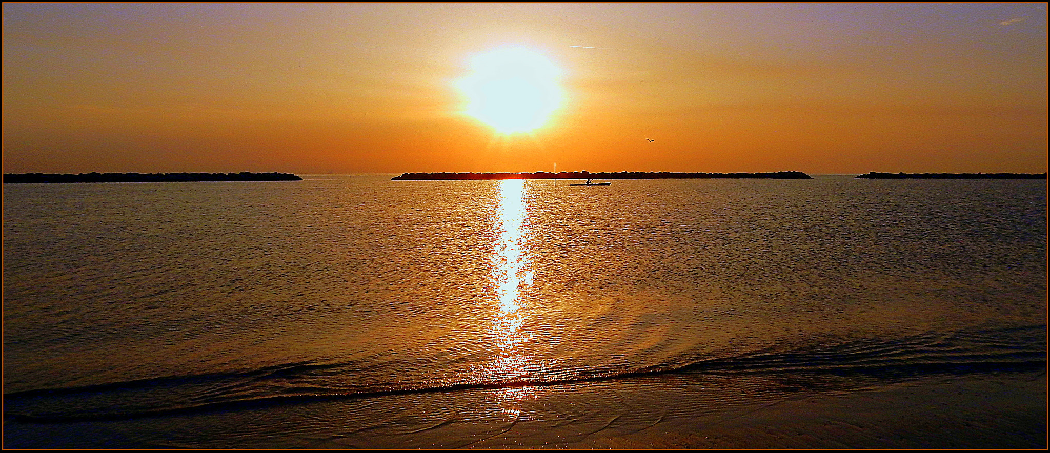 Nikon Coolpix S9700 sample photo. Il solitario con la canoa, sotto il sole dell'alba. photography