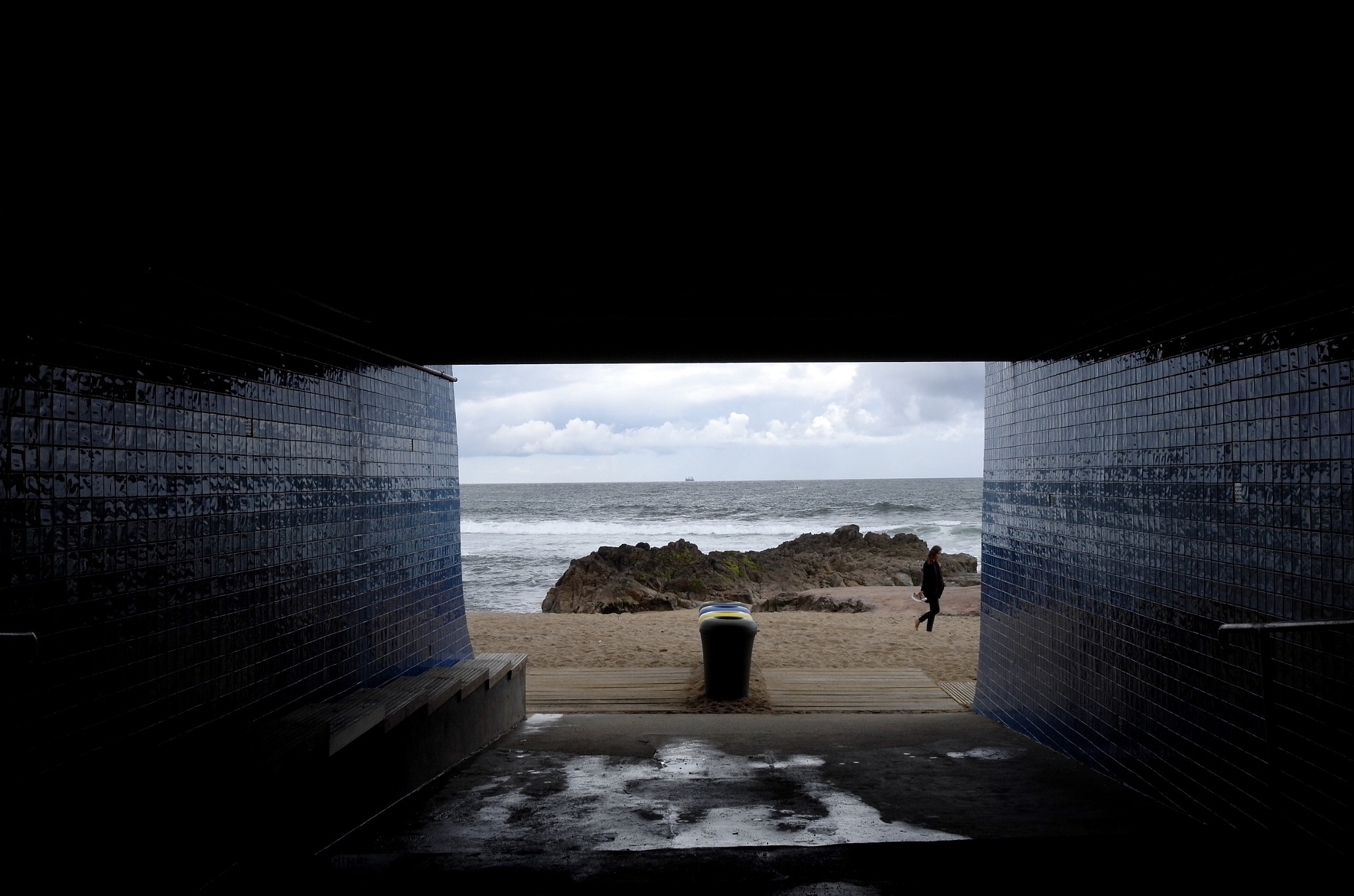 Leica X-E (TYP 102) sample photo. Tunnel to the sea photography