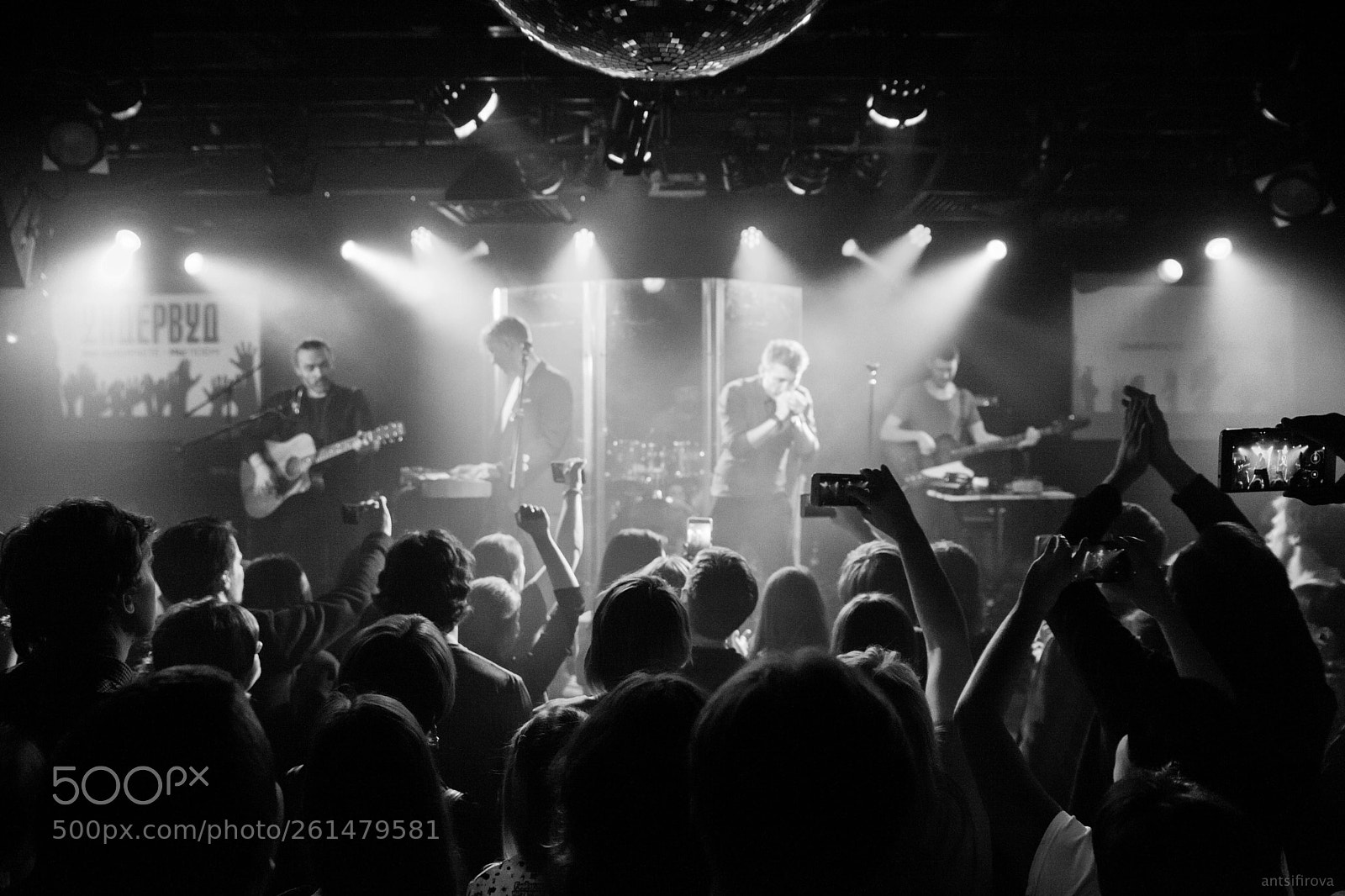 Canon EOS 5D Mark II sample photo. B&w concert  photography