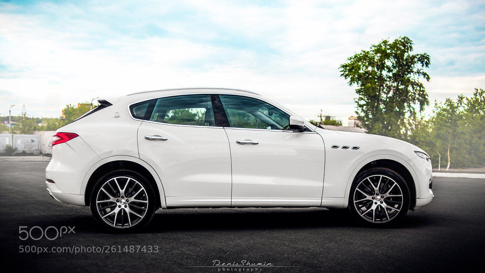 Canon EOS 5D Mark II sample photo. Maserati levante photography