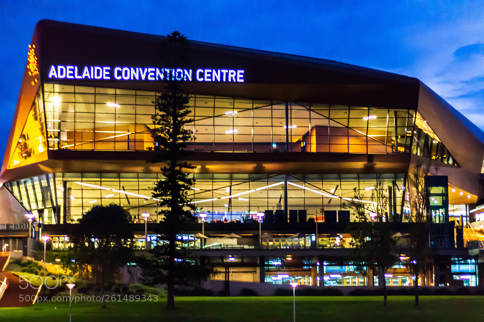 Canon EOS 700D (EOS Rebel T5i / EOS Kiss X7i) sample photo. Adelaide convention centre complex photography