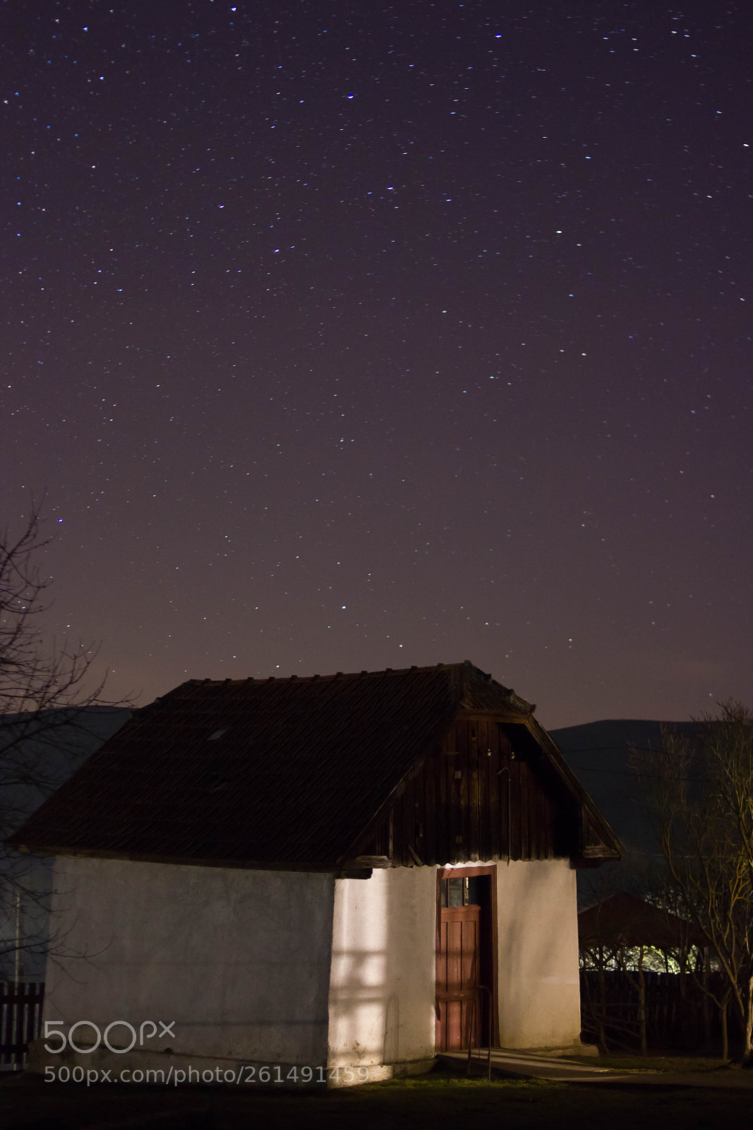 Canon EOS 550D (EOS Rebel T2i / EOS Kiss X4) sample photo. Shack in winter evening photography