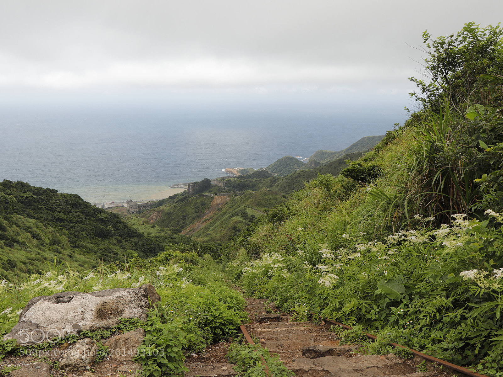 Canon EOS 77D (EOS 9000D / EOS 770D) sample photo. The railway to the photography