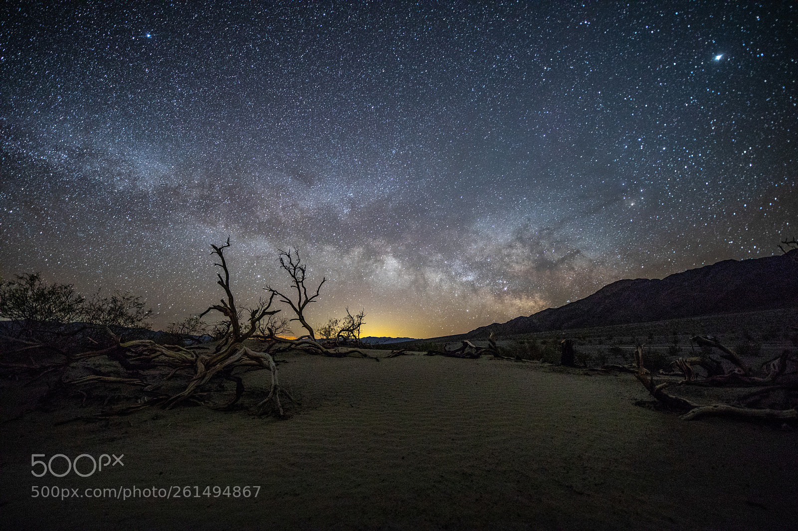 Canon EOS 5D Mark IV sample photo. Death valley milky way photography
