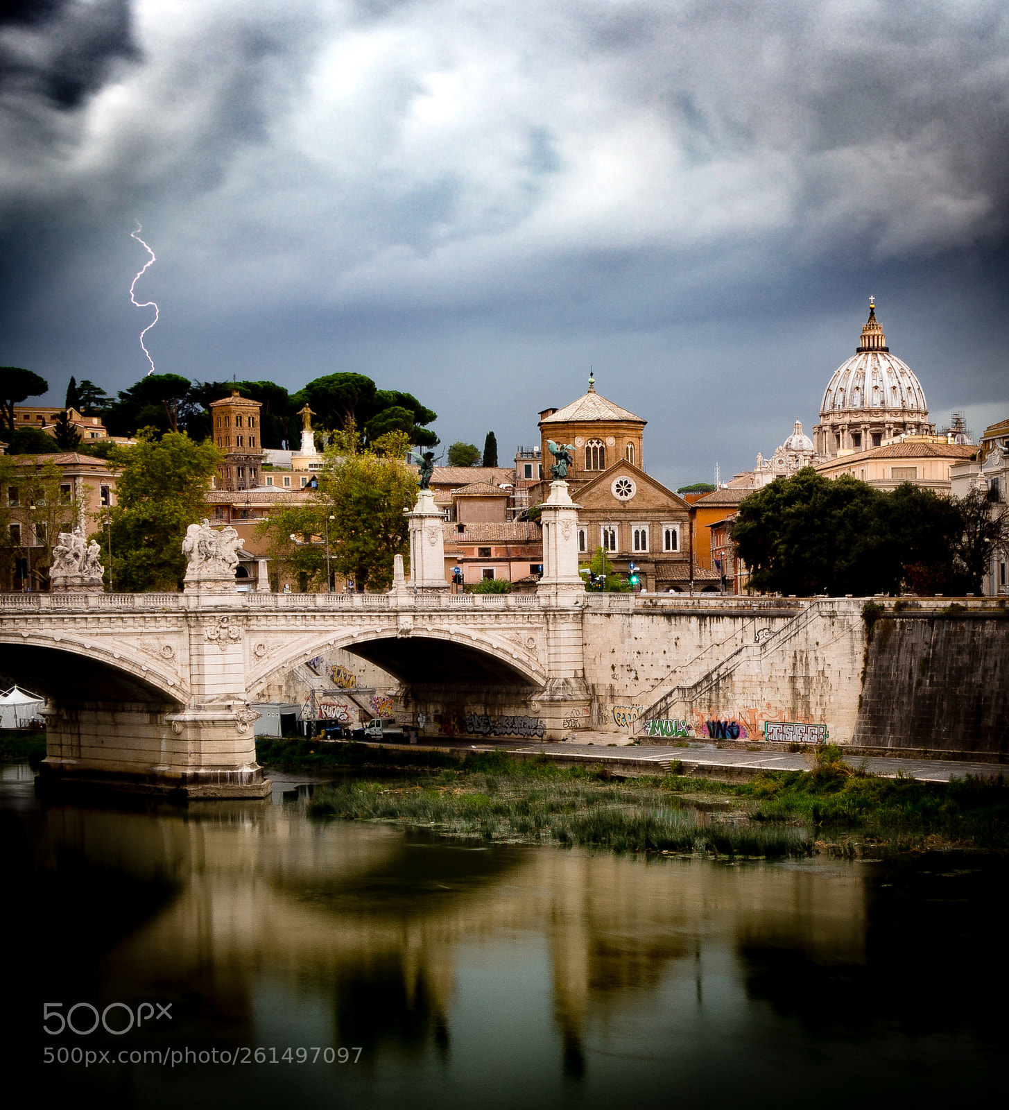 Canon EOS 650D (EOS Rebel T4i / EOS Kiss X6i) sample photo. Rome lightning photography