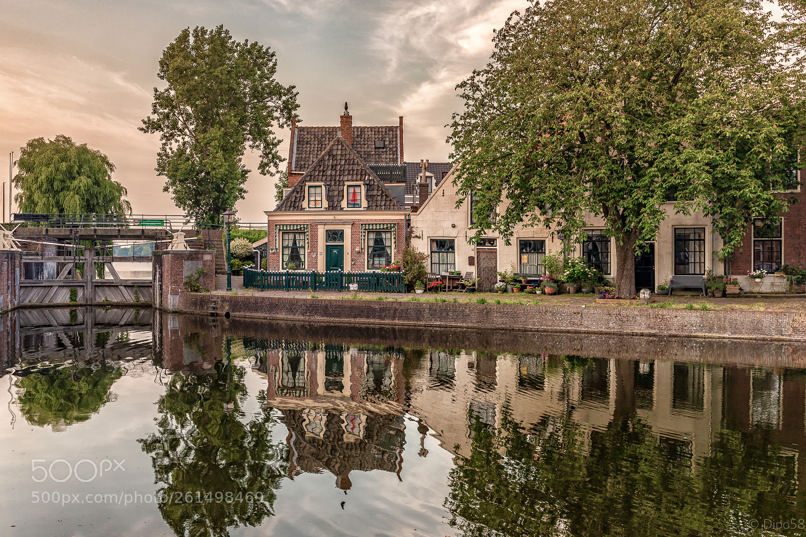 Canon EOS 6D Mark II sample photo. Old lock keeper's house photography