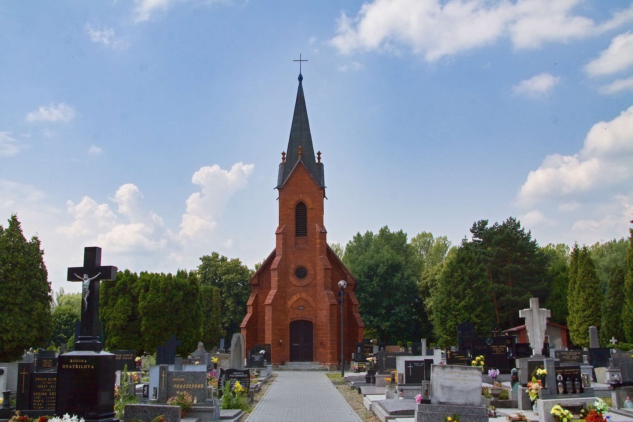 Canon EOS 50D + Canon TS-E 90mm F2.8 Tilt-Shift sample photo. City bohumín, chapel "all saints" in the cemetery. photography