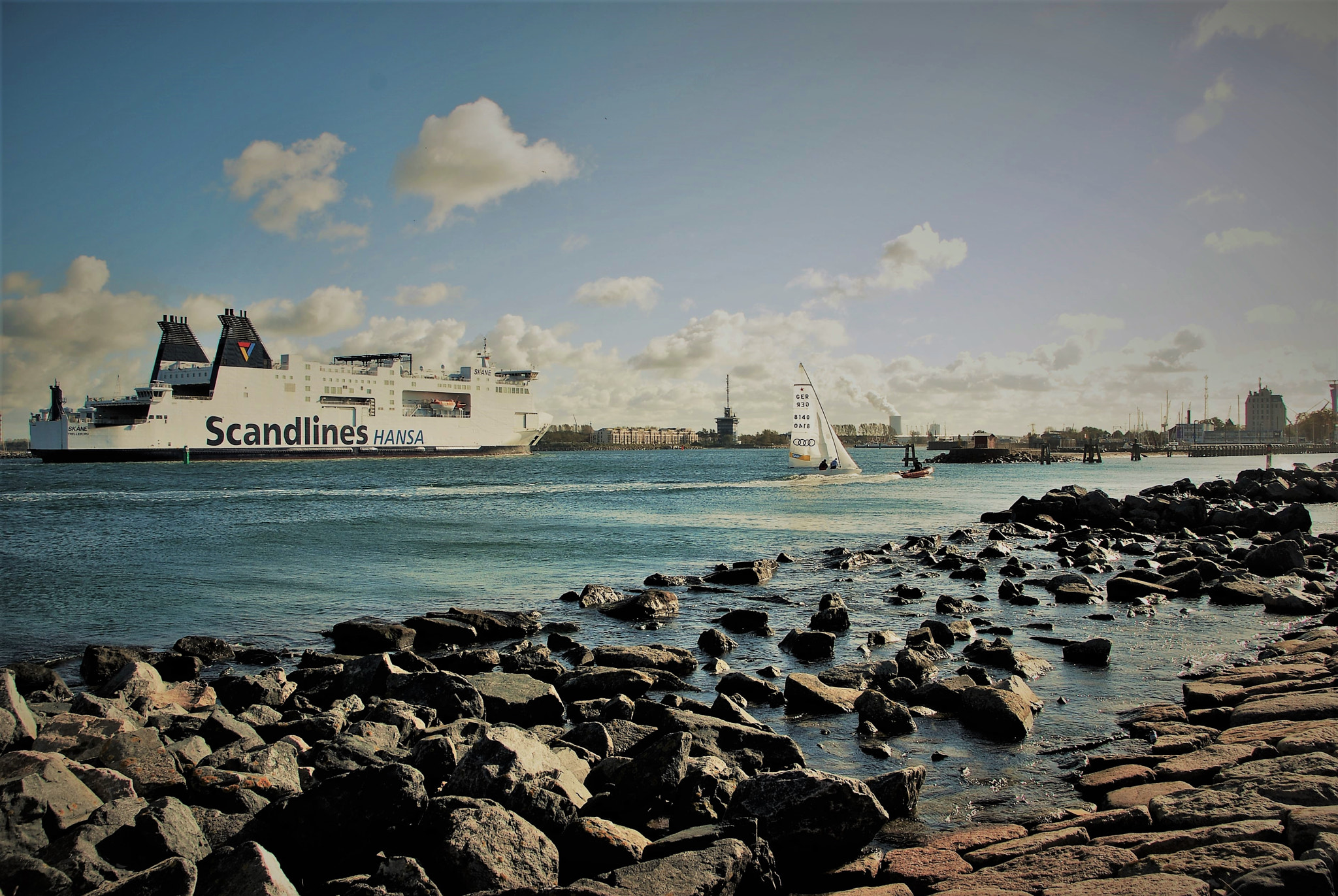 Nikon D40X sample photo. Incoming ships photography