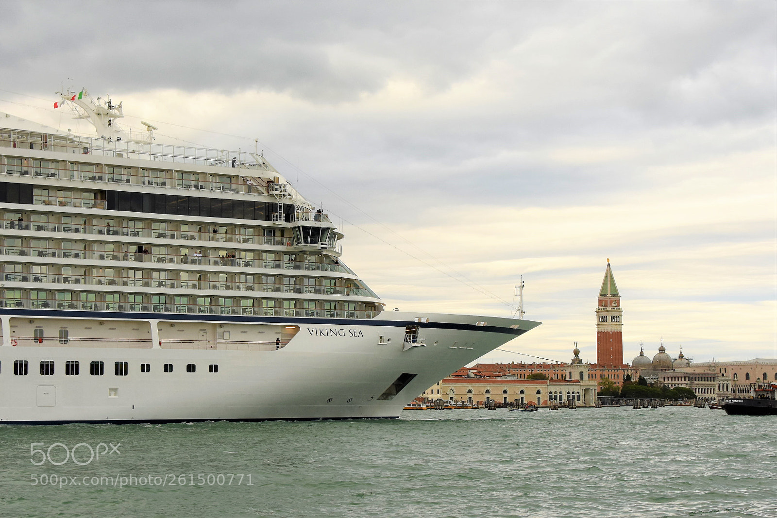 Nikon D7200 sample photo. Symbolic skewering of venice. photography