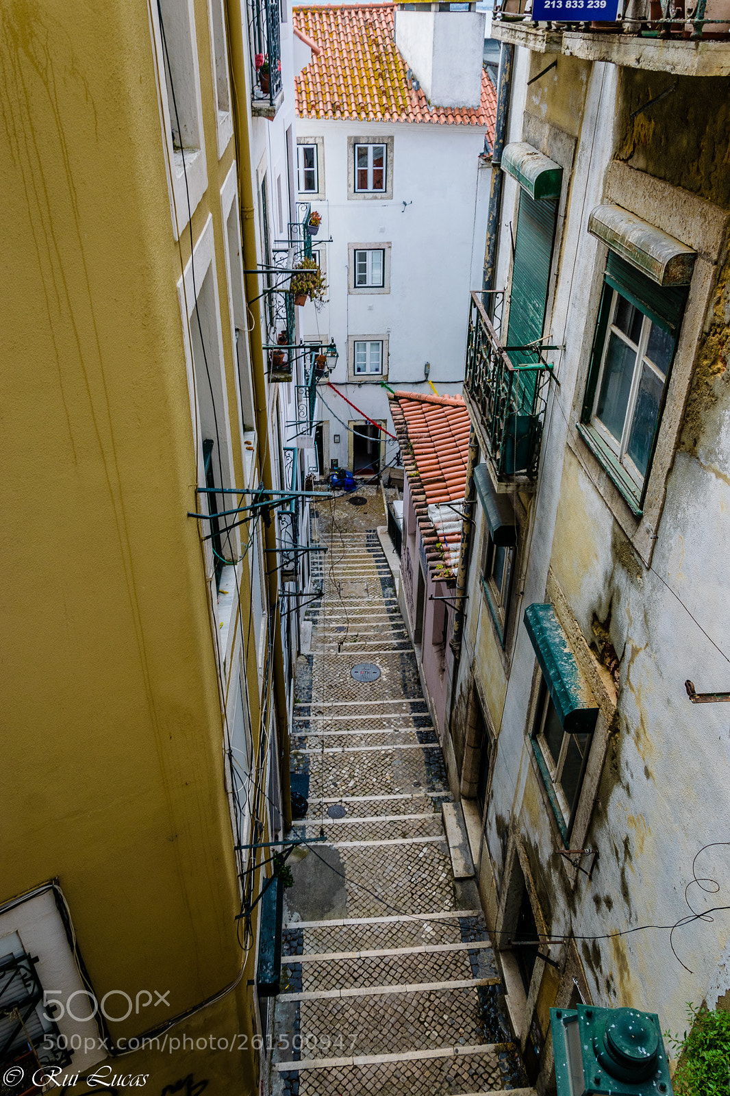 Nikon D3300 sample photo. Alfama. lisboa photography