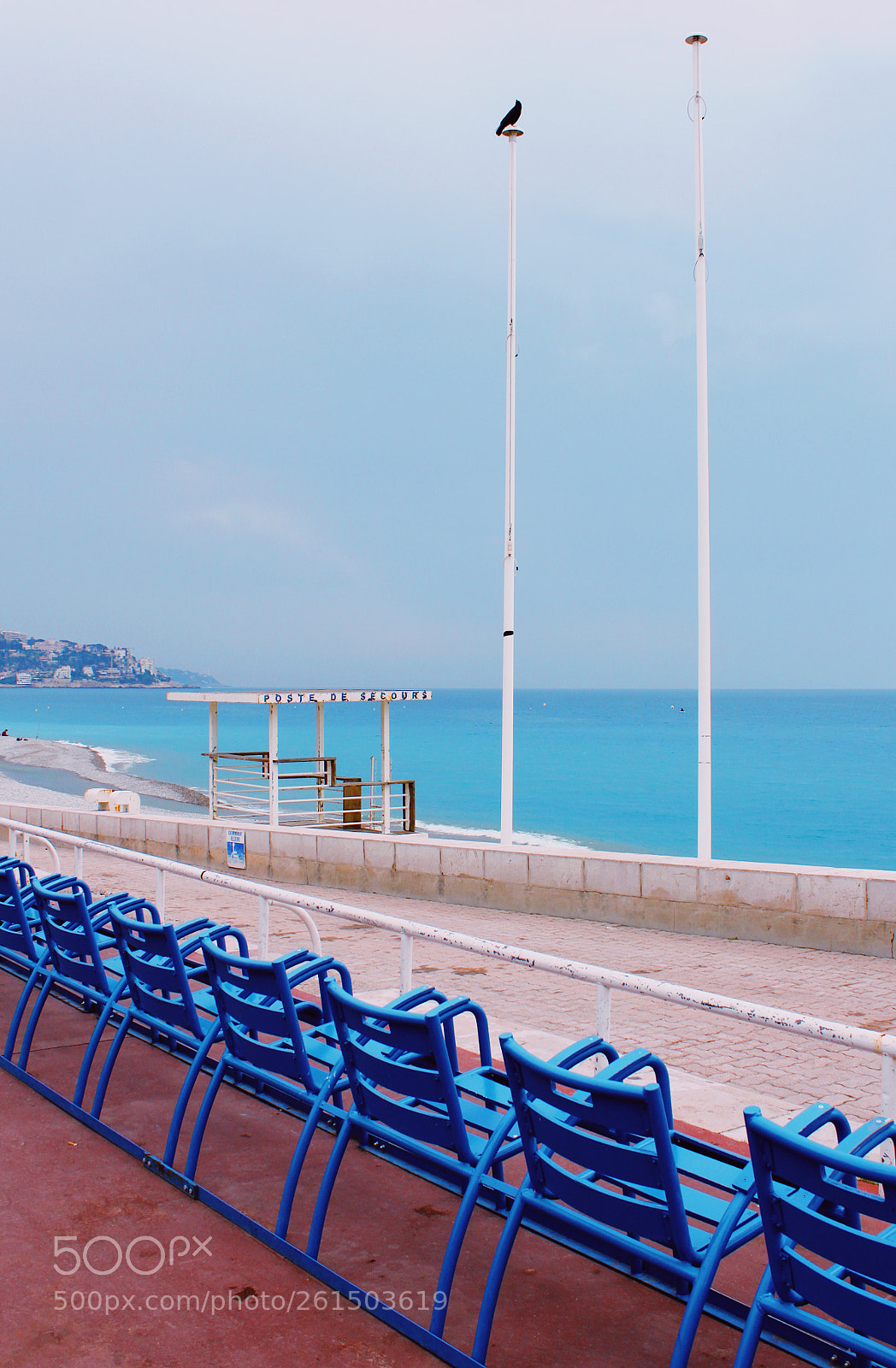 Canon EOS 500D (EOS Rebel T1i / EOS Kiss X3) sample photo. Empty chairs... photography