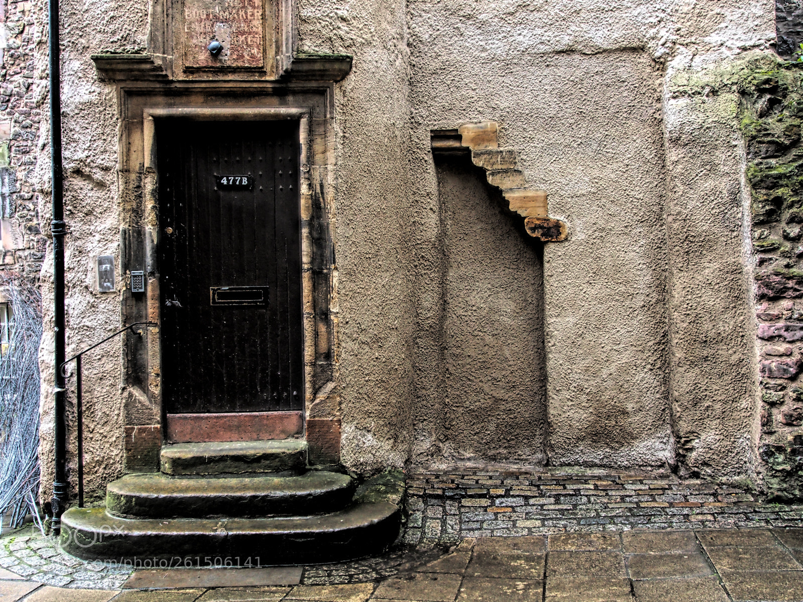 Olympus OM-D E-M5 sample photo. Bootmaker's door photography