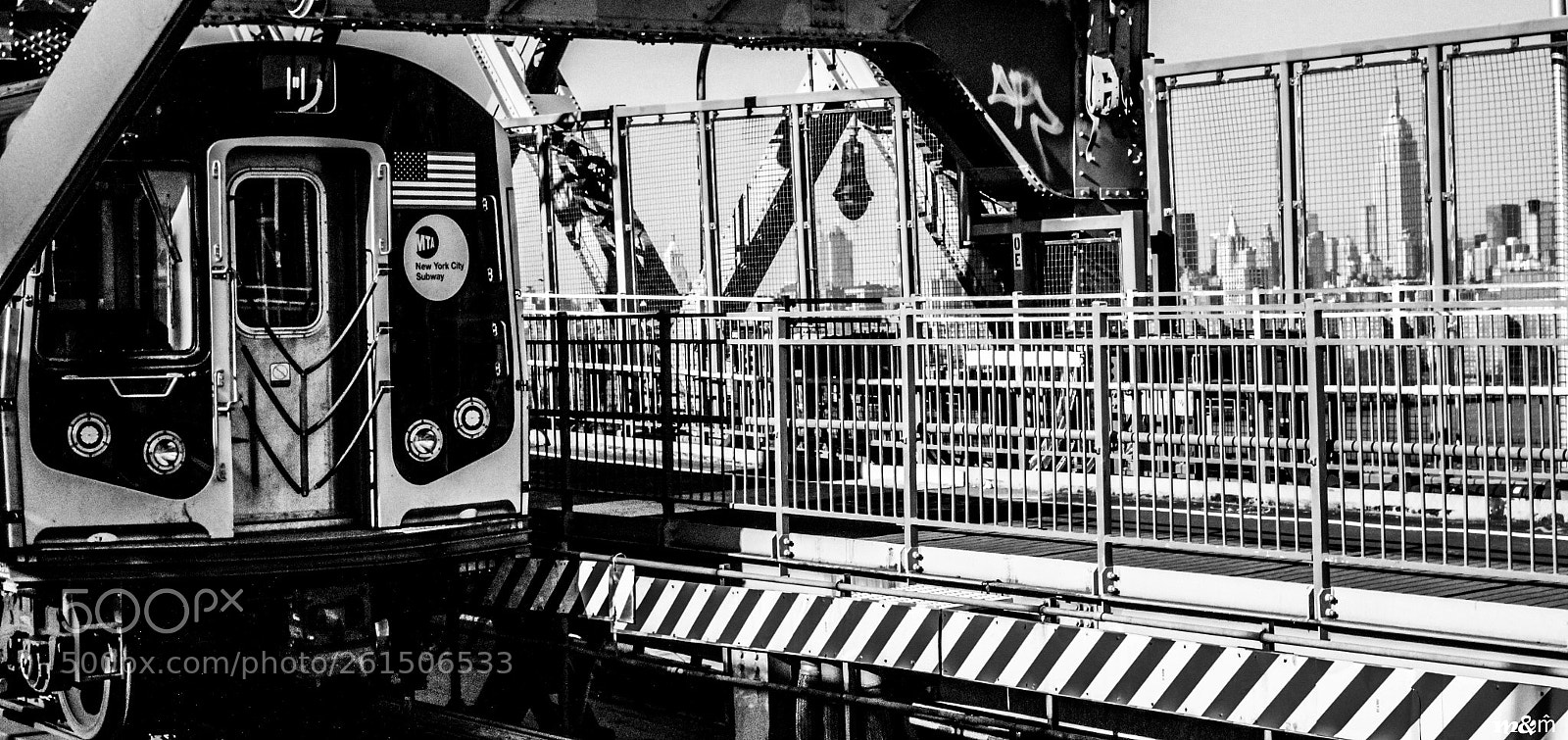 Canon EOS 600D (Rebel EOS T3i / EOS Kiss X5) sample photo. Train nyc photography