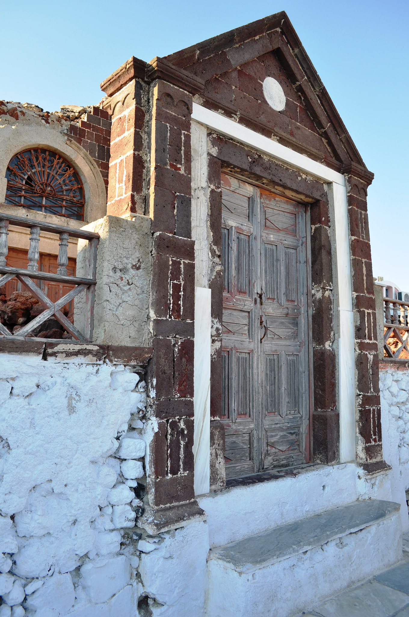 Nikon D5000 sample photo. Old door photography