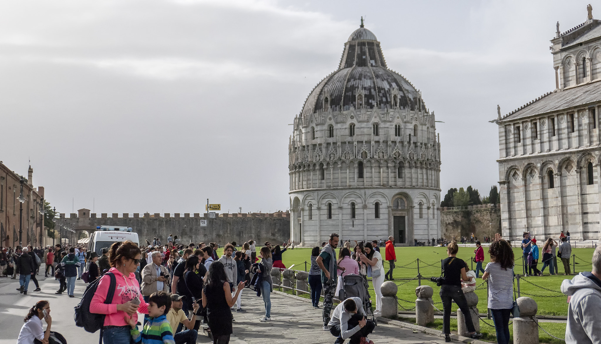 Panasonic Lumix DMC-LX10 (Lumix DMC-LX15) sample photo. Pisa italy () photography