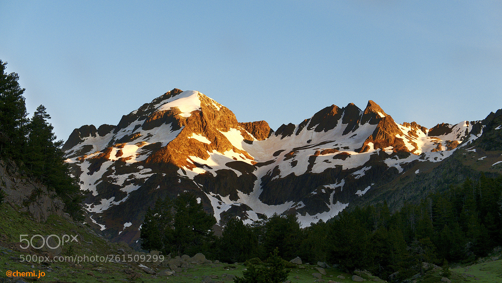 Panasonic Lumix DMC-LX100 sample photo. Amaneciendo en pirineos photography