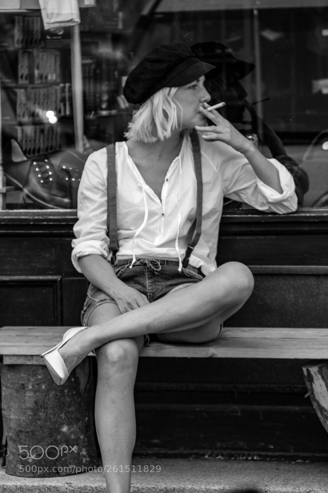 Canon EOS 600D (Rebel EOS T3i / EOS Kiss X5) sample photo. Spotted smoking photography