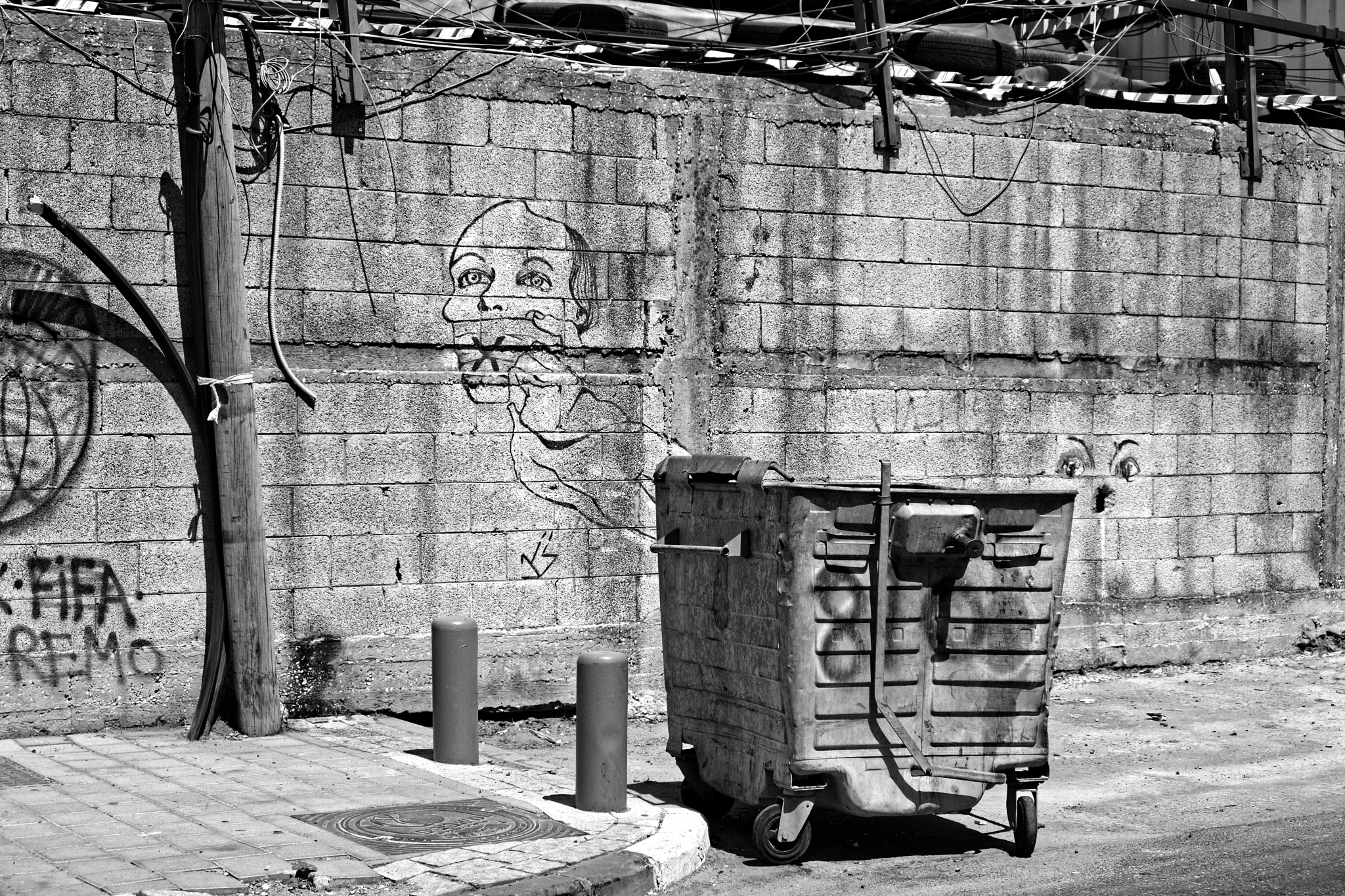 Fujifilm X-E3 sample photo. Silent alley photography