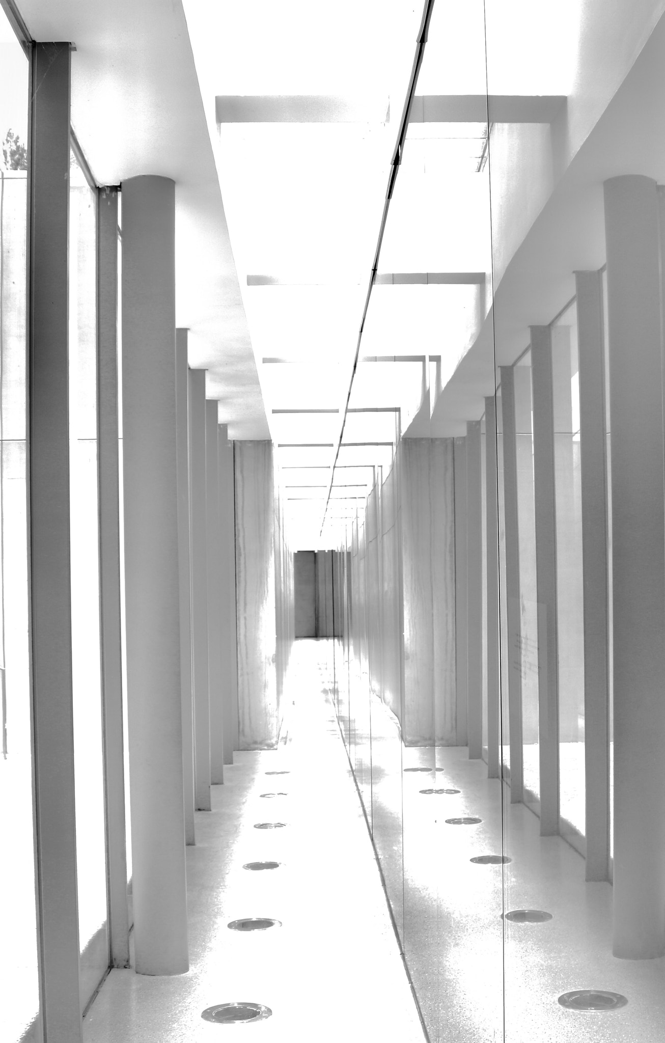 Canon EOS 760D (EOS Rebel T6s / EOS 8000D) sample photo. The corridor photography