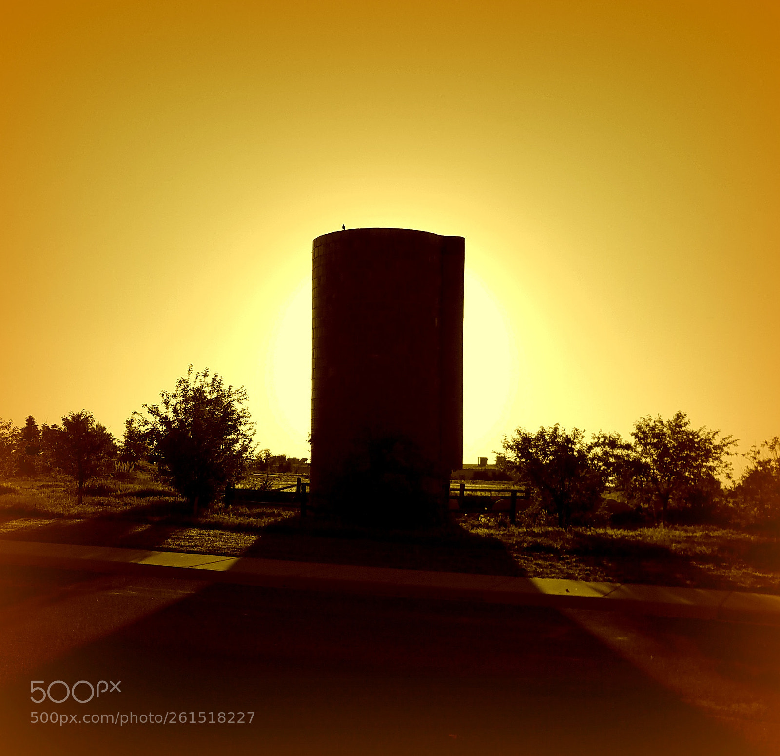 Samsung Galaxy Note4 sample photo. Silo shadow photography