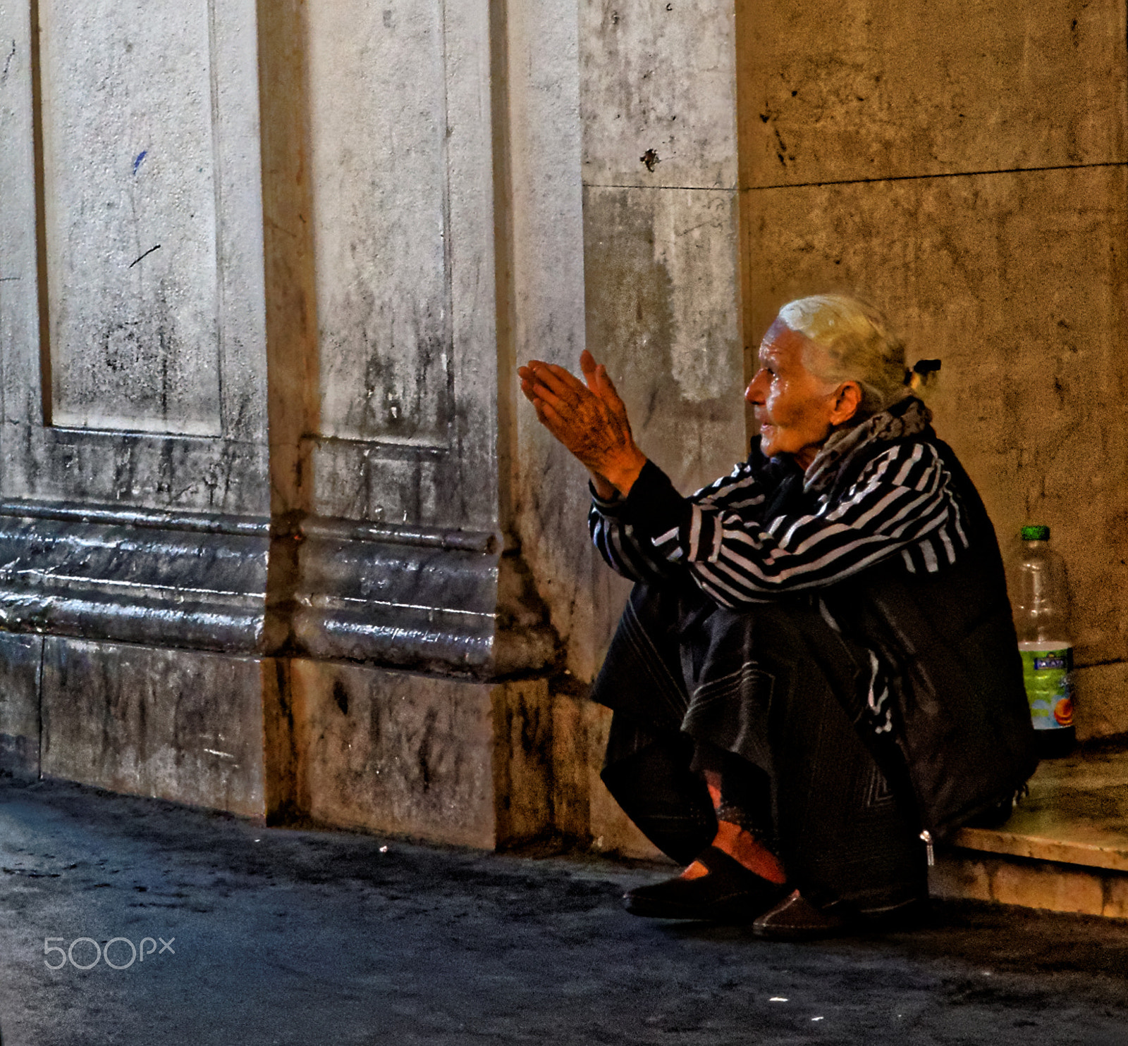 Nikon 1 V1 sample photo. Prayer photography