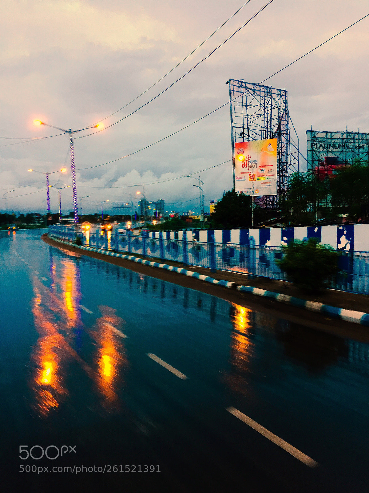 Apple iPhone 6 sample photo. Rain in the city photography