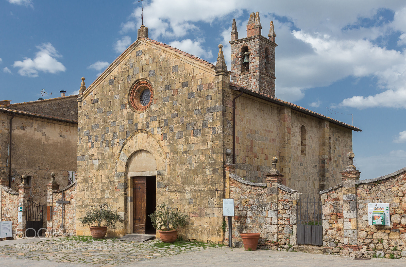 Canon EOS 6D sample photo. Montereggioni's church photography