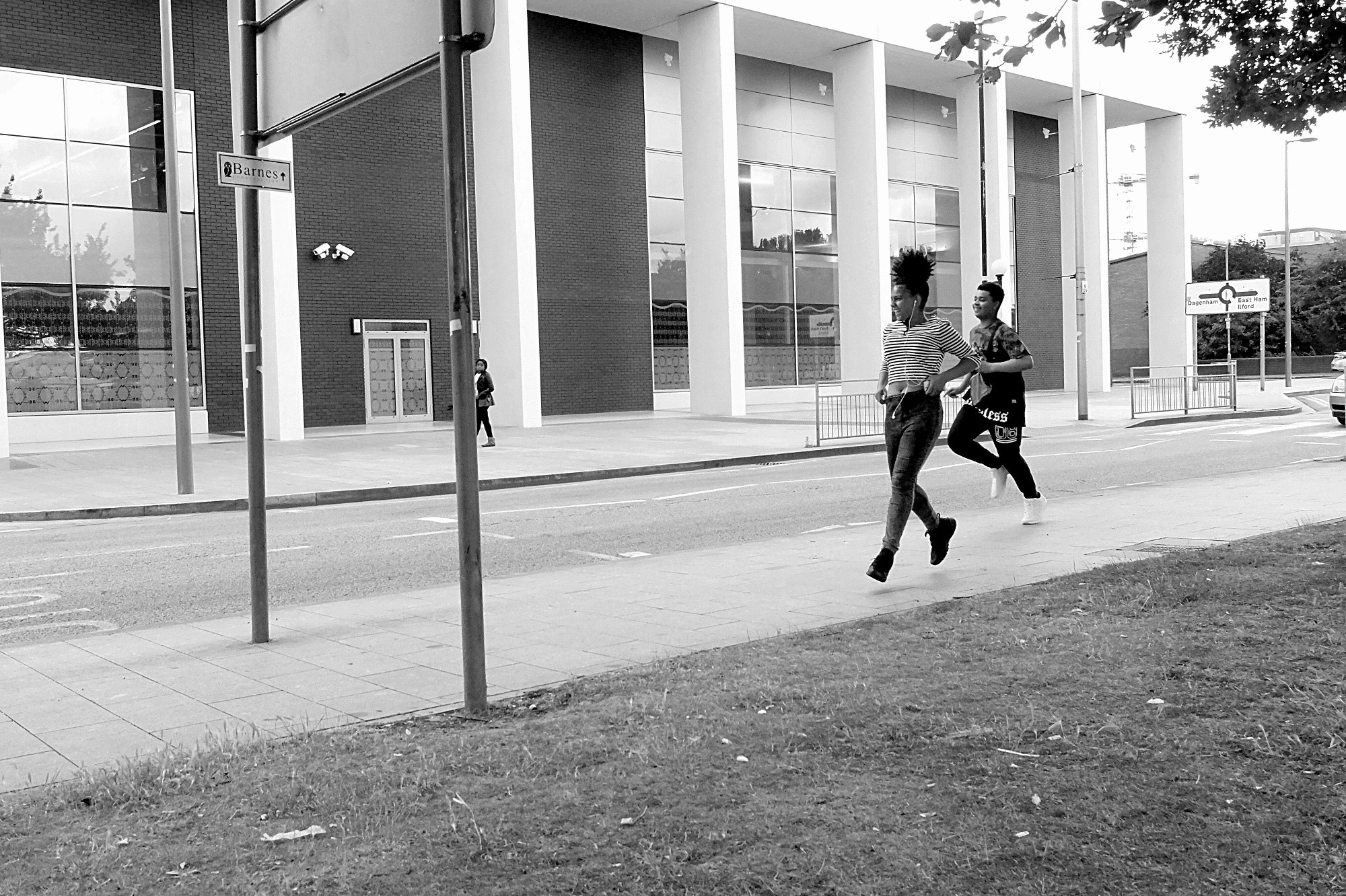 Fujifilm X20 sample photo. Running photography