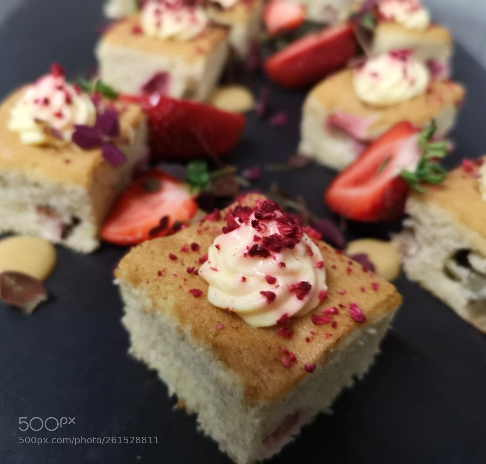 HUAWEI CLT-L29 sample photo. Strawberry cake photography