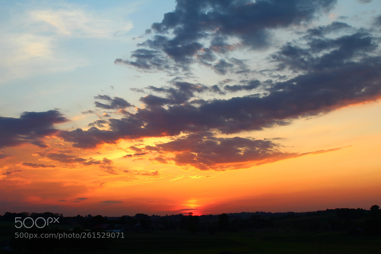 Canon EOS 1300D (EOS Rebel T6 / EOS Kiss X80) sample photo. Burning sky photography