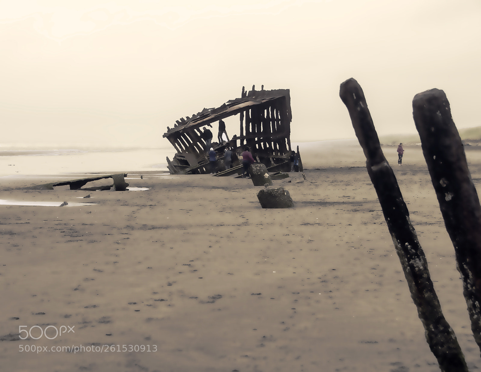 Nikon D7000 sample photo. Peter iredale shipwreck, stern photography