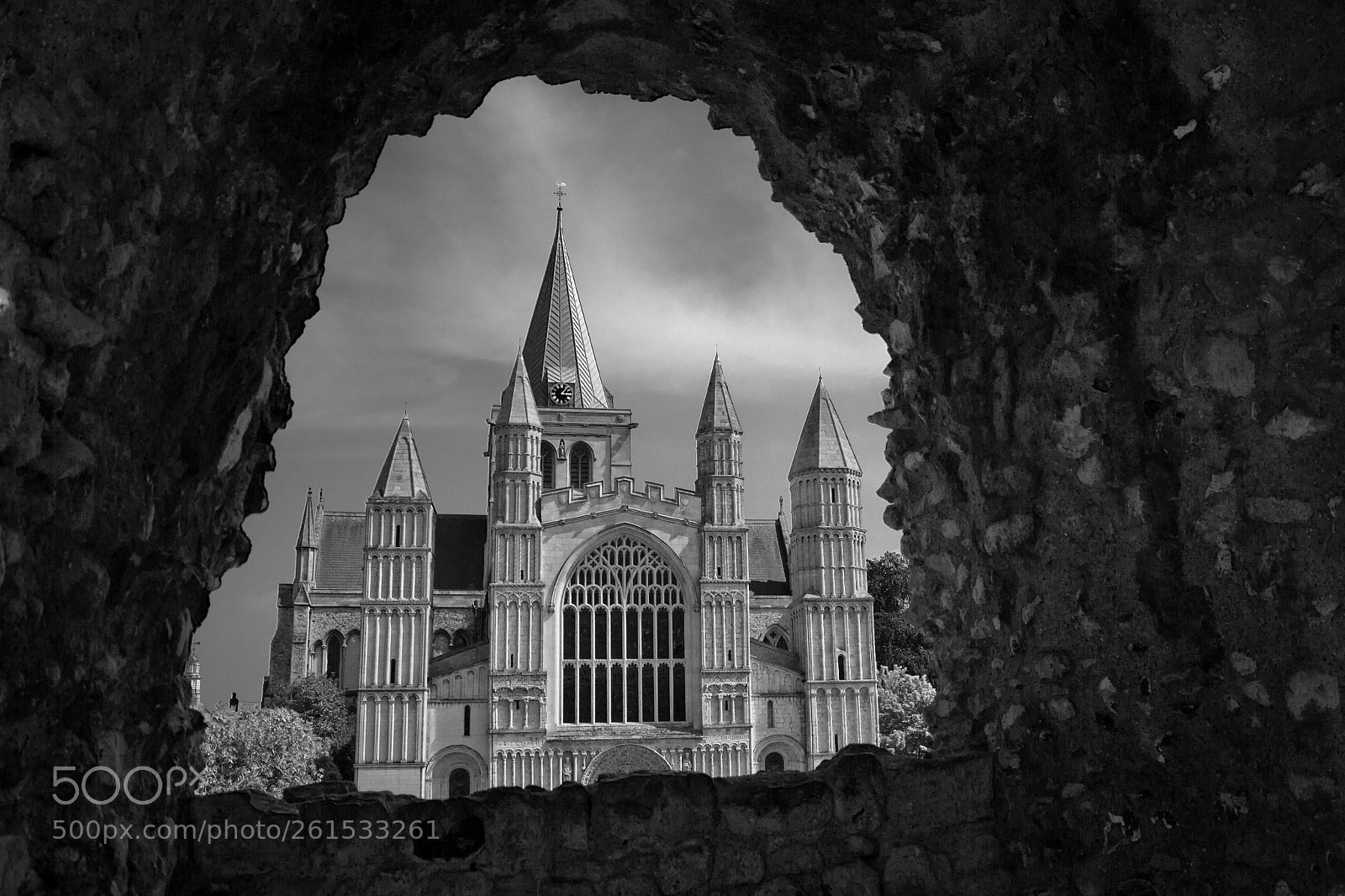 Canon EOS 60D sample photo. Rochester cathedral in black photography