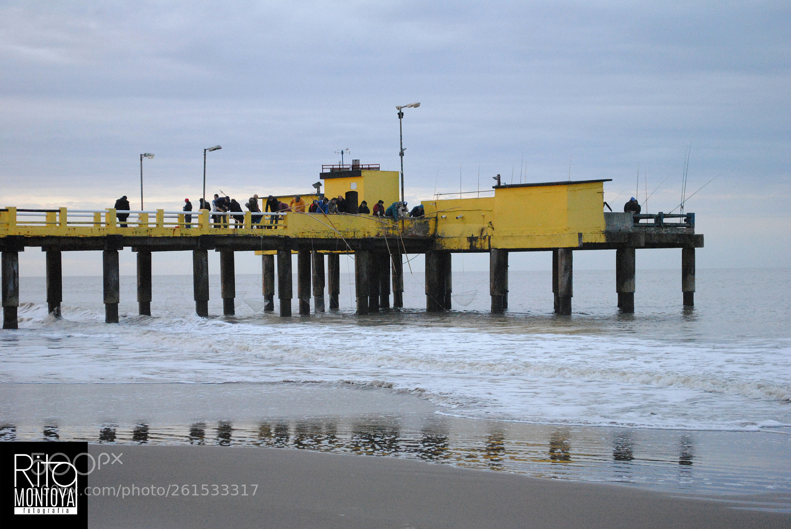 Nikon D3000 sample photo. Muelle de san clemente photography