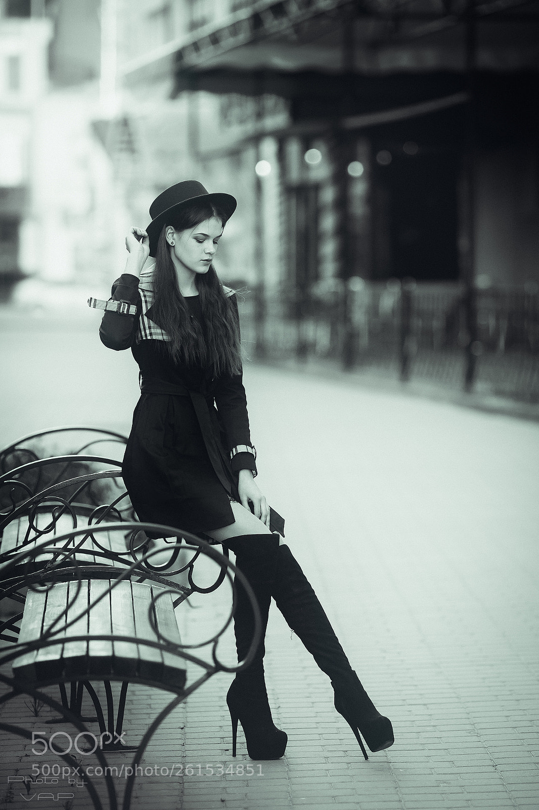 Canon EOS 5D Mark II sample photo. The girl in the photography