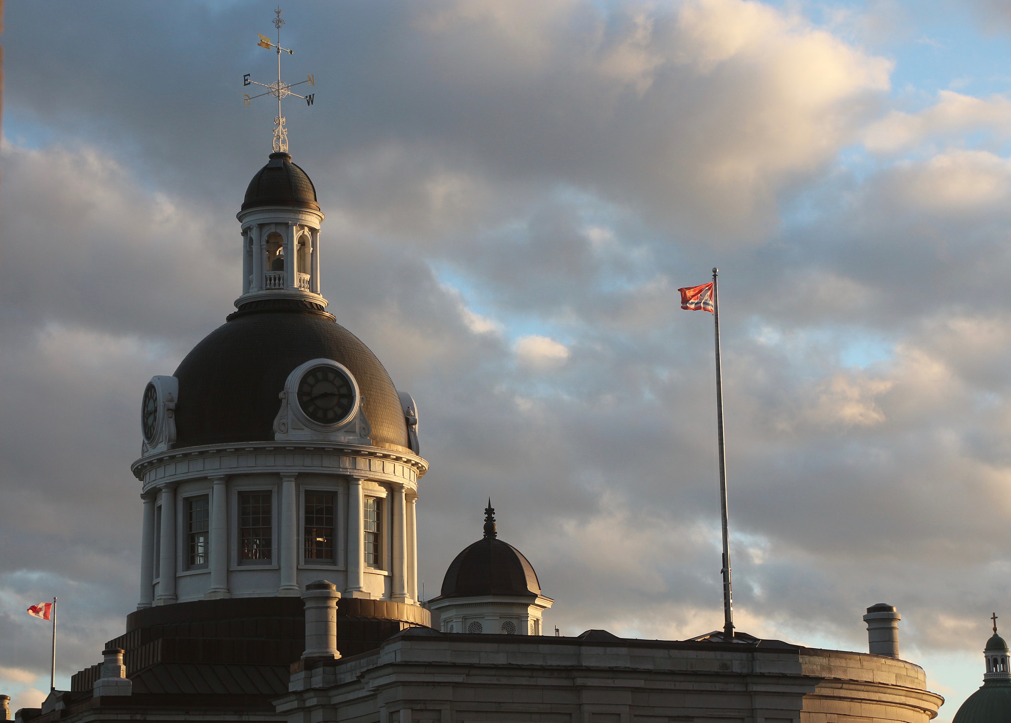 Canon EOS 650D (EOS Rebel T4i / EOS Kiss X6i) sample photo. Kingston townhall photography