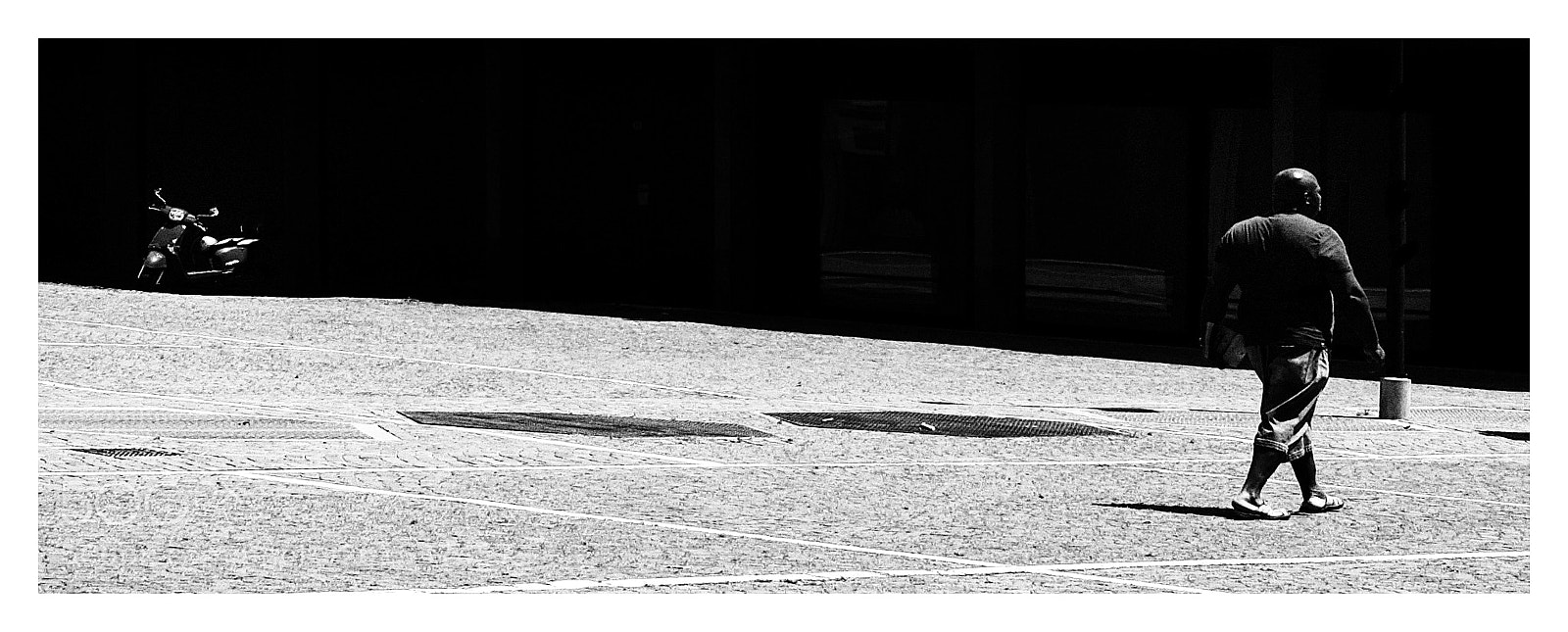 Fujifilm X100F sample photo. Black man and wasp photography